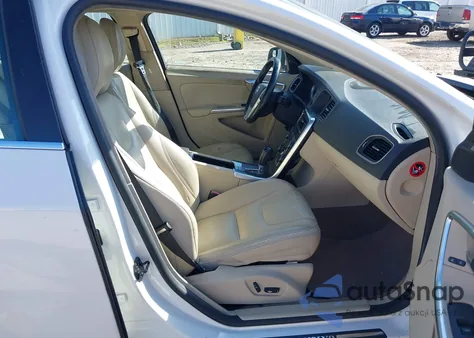 2012 Volvo S60 T5 z USA, uszkodzony, nr VIN YV1622FS2C2123746